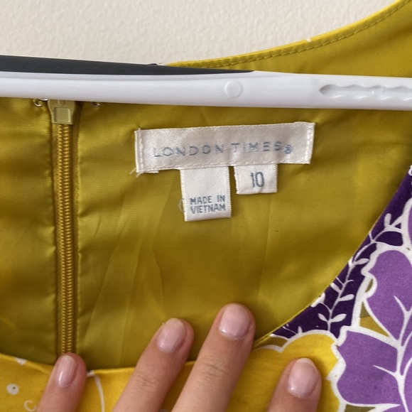 Dress - Picture 3 of 4